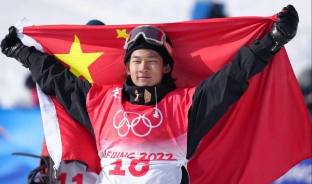 C7入口-苏翊鸣和他背后的日本教练