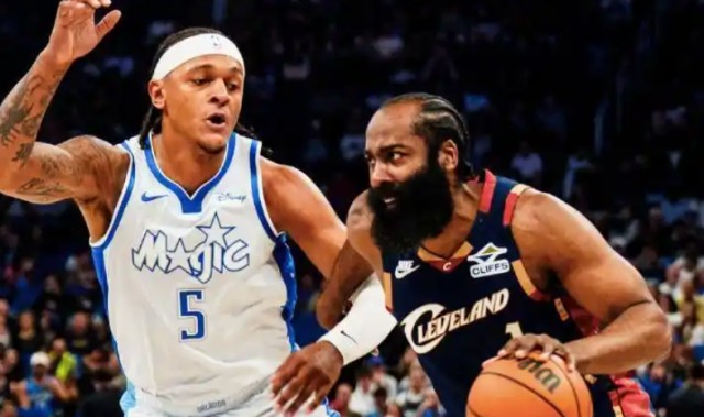 裁判抢戏！魔术复仇骑士，哈登空砍30+8，米切尔24中9，贝恩立功